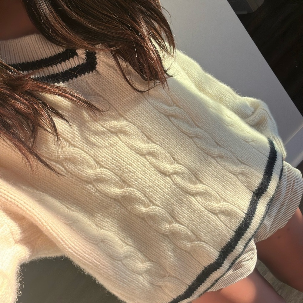 Brandy Melville Chunky Knit Sweater 🤎